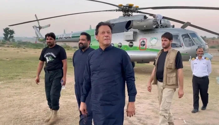 عمران خان کے ہیلی کاپٹر کی پریڈ گراؤنڈ میں لینڈنگ کی ایک اور درخواست 1