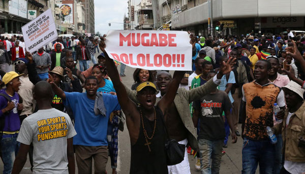 Mugabe-Resigned444