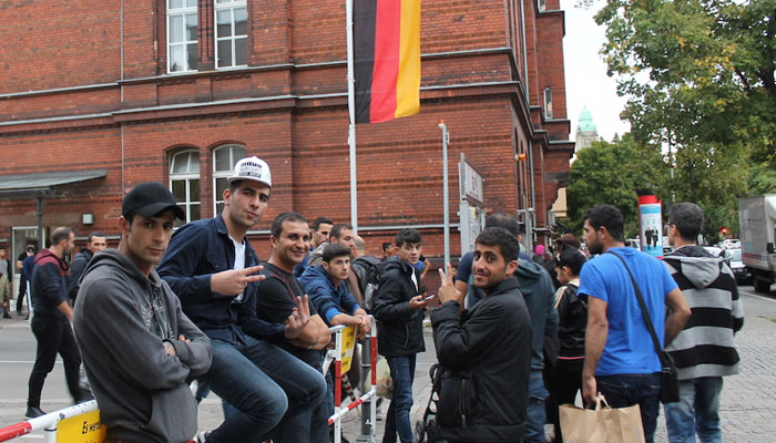 جرمنی 4000 سے زائد سیاسی پناہ گزینوں کے اپنے فیصلوں پر غور کریگا