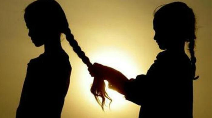 جسم فروشی کےلئے کم عمر لڑکیاں دبئی سمگل کرنے پر 8 پاکستانیوں پر مقدمہ 
