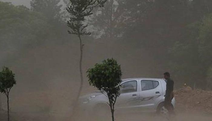بھارت ، ریتیلے طوفان اور تباہ کن بارشوں سے 70 افراد ہلاک 