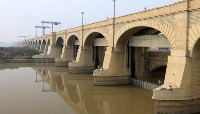 ادارہ برائے تحفظ ماحولیات سندھ کی جانب سے سکھر بیراج کی بحالی کیلئے عوام سے تجاویز طلب