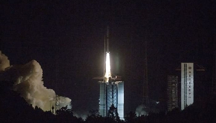 چین نے چاند کے تاریک حصے پر مشن اتارنے کیلئے سیٹلائٹ روانہ کردیا 