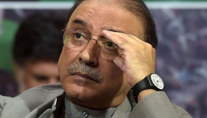 زرداری کیخلاف سوئس مقدمے نہیں کھل سکتے، ملک قیوم کیخلاف کچھ نہیں ملا، سپریم کورٹ میں نیب کی رپورٹ