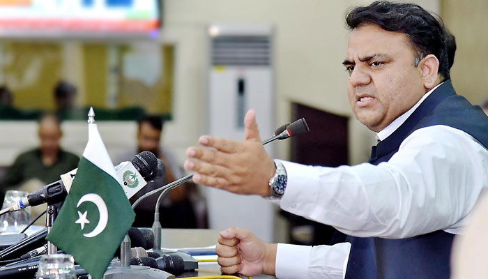 وزیراعظم کیلئے ہیلی کاپٹر کا سفر یا عوام کیلئے سڑکیں بند، حکومت نے دو آپشن دیدیئے 