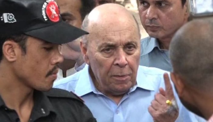 انور مجید کی درخواست پر ایف آئی اے کو نوٹس جاری 