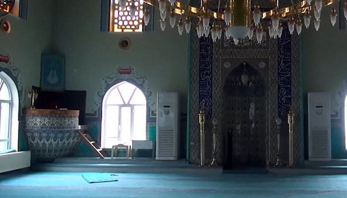 ترکی، ایک مسجد میں نمازی 37 سال تک غلط سمت میں نماز ادا کرتے رہے، نئے امام نے نشاندہی کردی