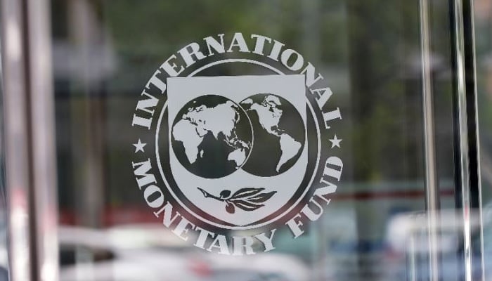 IMF پیکیج، خسارے اور روپے کی قدر میں کمی، شرح سود بڑھانے سے مشروط