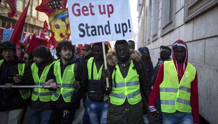 اٹلی میں یلو ویسٹ مظاہروں کی طرز پر مہاجرین کے حقوق کیلئےمظاہرہ