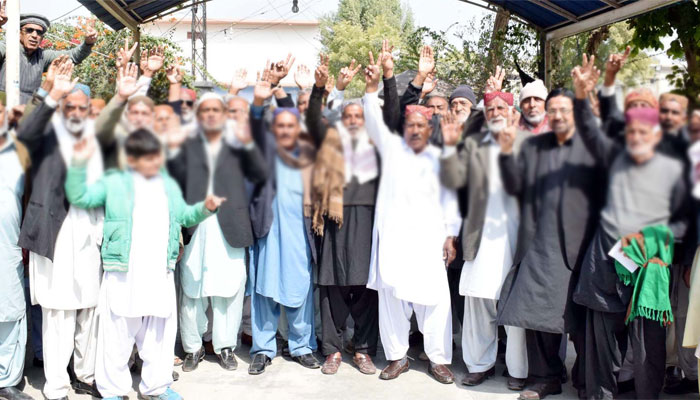 سندھ یونیورسٹی سے ٹیسٹ پاس اساتذہ کا مستقل نہ کئے جانے کیخلاف احتجاجی مظاہرہ 