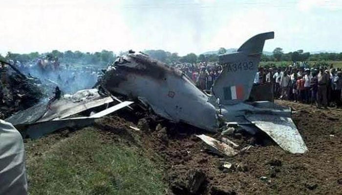 فضائی حدودکی خلاف ورز ی،پاکستان نے دو بھارتی طیارے مار گرائے