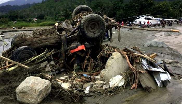 انڈونیشیا میں سیلابی ریلےکی تباہی سے 50 ہلاک  