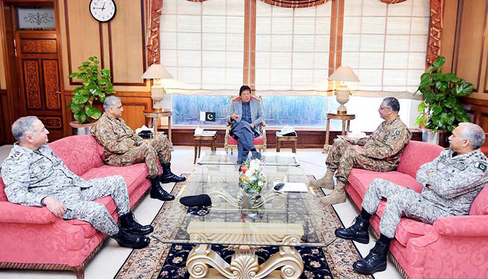 بھارتی عزائم کا جواب، عمران خان سے مسلح افواج کے سربراہوں کی ملاقات