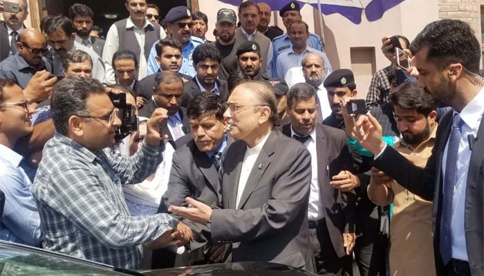 زرداری پہلے نیب ریفرنس میں پیش، 2 خواتین وعدہ معاف گواہ بننے پر تیار