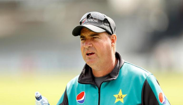 پاکستانی ٹیم کی ناقص فیلڈنگ پر ہیڈ کوچ کو سخت تشویش 