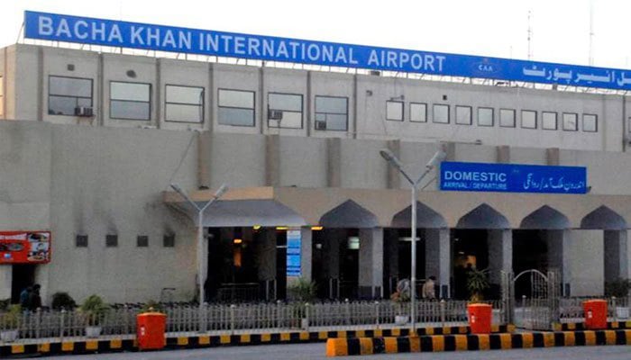 باچا خان انٹرنیشنل ایئرپورٹ پر سول ایوی ایشن عملہ کی فرض شناسی اور دیانتداری کی مثال قائم