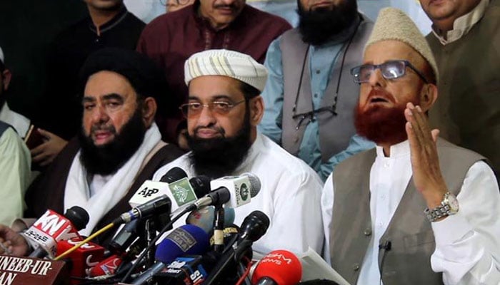 دو عیدیں آج کی بات نہیں سلسلہ قیام پاکستان سے چلا آرہا ہے، مفتی منیب 