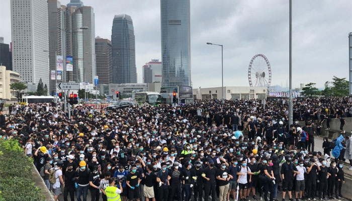 ہانگ کانگ میں متنازع بل کیخلاف احتجاج،پارلیمنٹ پر چڑھائی 