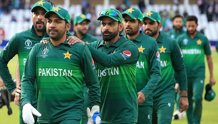 پاکستان کی شکست پرشائقین افسردہ،ٹیم میں تبدیلیوں کامطالبہ