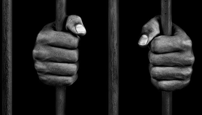 نوشہرہ ، تضحیک آمیز مواد شیئر کرنے والے دو صحافی 14 روزہ ریمانڈ پر جیل منتقل 