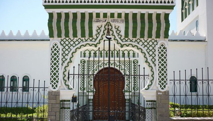 اسپین میں مسجد پر نقاب پوش مسلح افراد کی فائرنگ،مسلم کمیونٹی میں خوف 