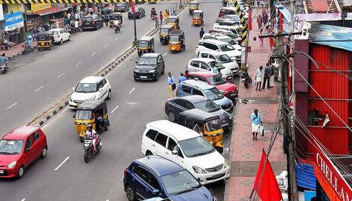 ممبئی میں سخت ٹریفک قوانین پر عملدرآمد شروع، نوپارکنگ پر 5 سے 23 ہزار روپے تک جرمانہ ہوگا