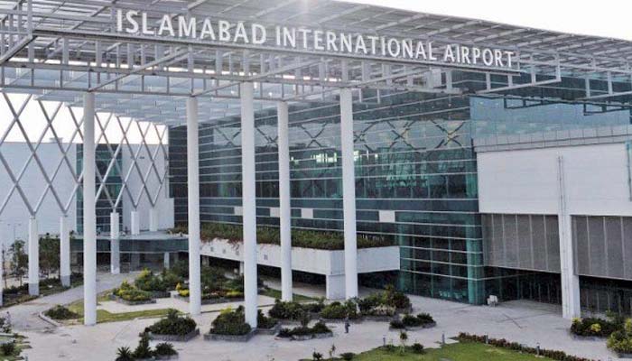 لاہوراسلام آباد ایئرپورٹ پر پلاسٹک لپیٹنے کا ریٹ 400سے کم کر کے 50 روپے شروع