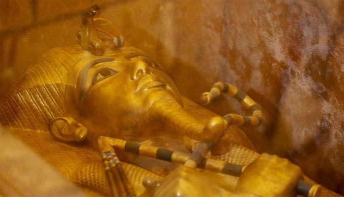 مصری فرعون طوطن خامن کے سونے کے تابوت کی مرمت شروع 