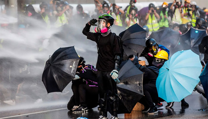ہانگ کانگ، مظاہرین کا چین پر دباؤ کیلئے برطانوی قونصل خانے پر احتجاج