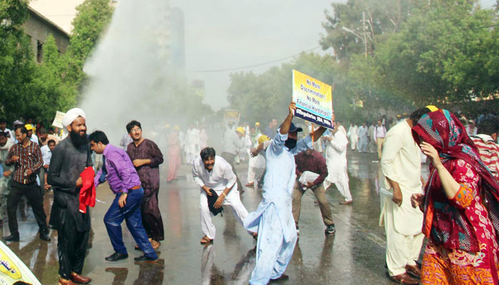 کراچی سمیت سندھ بھر کے ہیڈ ماسٹرز کا احتجاج جاری
