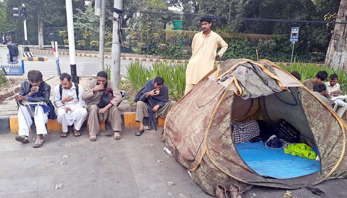 لاہور،نابینا، سی اینڈ ڈبلیو، اراضی سنٹرز ملازمین کا احتجاج، شدید ٹریفک جام