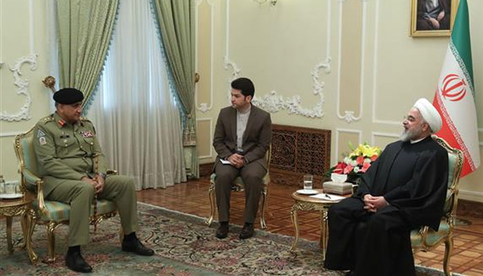 آرمی چیف کی ایرانی صدر سے ملاقات، دہشت گردی کیخلاف پاک فوج کی کوششوں کو سراہا