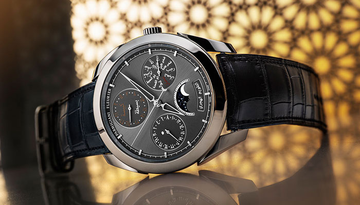 اسلامی کیلنڈر والی دنیا کی پہلی گھڑی تیار