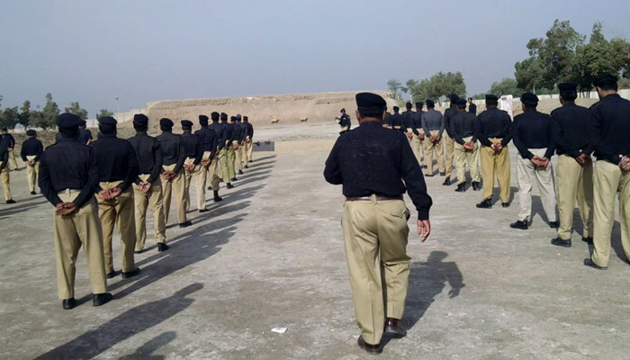 خیرپور، پولیس کا مختلف علاقوں میں جرائم پیشہ افراد کے خلاف آپریشن، 30 افراد گرفتار