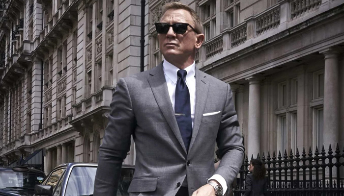 007 کا کردار کسی رنگ و نسل کا اداکار ادا کرسکتا ہے، اداکارہ نہیں، پروڈیوسر 