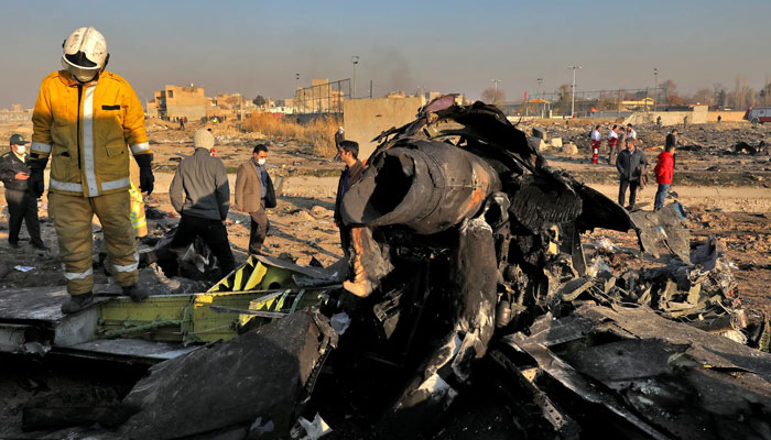 تباہ طیارے میں ہلاک 11افراد کی لاشیں تہران سے یوکرین منتقل   