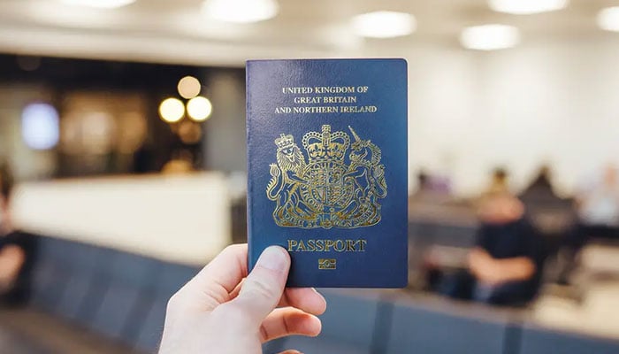 برطانیہ اگلے ماہ سے بلیو پاسپورٹ جاری کرے گا