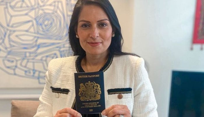 برطانوی حکومت کا بریگزٹ کے بعد  پاسپورٹ کا رنگ تبدیل کرنیکا فیصلہ 