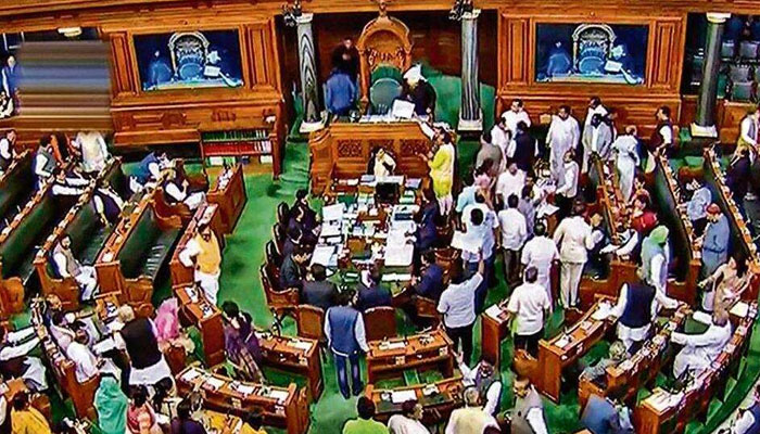 دہلی فسادات، بھارتی پارلیمنٹ میں ہنگامہ، ہاتھا پائی، اپوزیشن نے مودی اورامیت شاہ سے استعفیٰ مانگ لیا