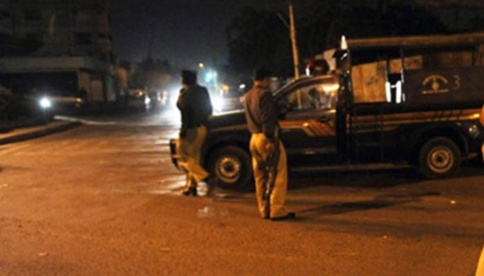 ڈکیتی کے دوران فائرنگ کے تبادلے میں پولیس اہلکار جاں بحق، ملزم زخمی 