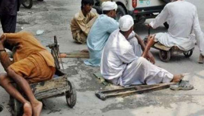 لاہور، دکانداروں اور ٹریفک اہلکار میں گداگروں سے کورونا پھیلنے کا انکشاف