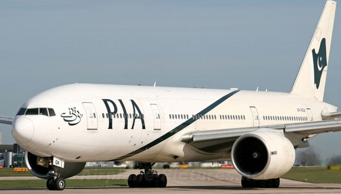 پی آئی اے کی خصوصی پرواز 355 مسافروں کو لے کر پیرس پہنچ گئی