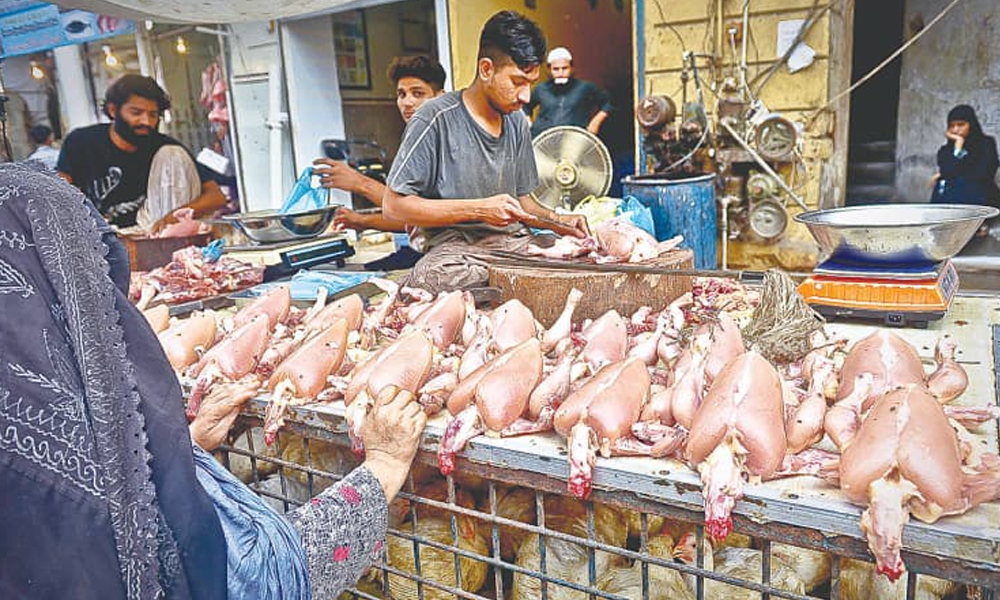 عید سے قبل مرغی کا گوشت 350سے400روپے تک پہنچ گیا