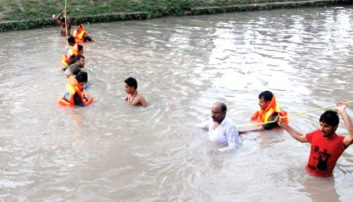 پنجاب، عید پر سیر کیلئے دریا کا رخ، 3 بہنوں سمیت 12 افراد ڈوب گئے