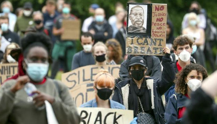 امریکہ،سیاہ فام جارج فلائیڈ کی یاد میں تقاریب، طبی عملہ بھی احتجاج میں شامل 