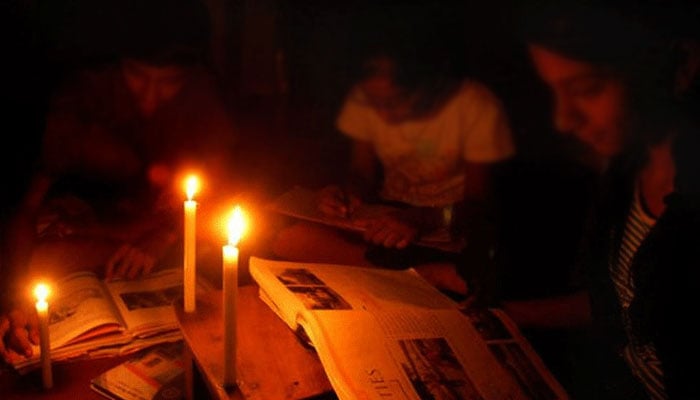 کراچی میں بجلی کا بحران جاری، دن رات لوڈ شیڈنگ