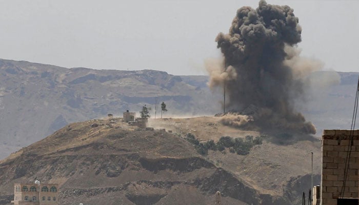یمن پر سعودی فوجی اتحاد کے فضائی حملے