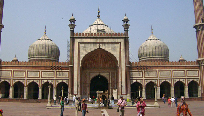 جامع مسجد دہلی و دیگر کو احتیاطی تدابیر کے ساتھ کھول دیا گیا 
