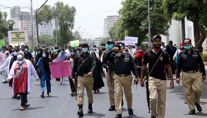تین ماہ سے تنخواہوں کی عدم ادائیگی کے خلاف نرسز کا احتجاج جاری 
