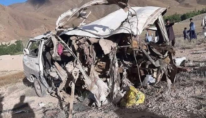 افغانستان، سڑک کنارے نصب بم دھماکے میں 14 افراد جاں بحق 